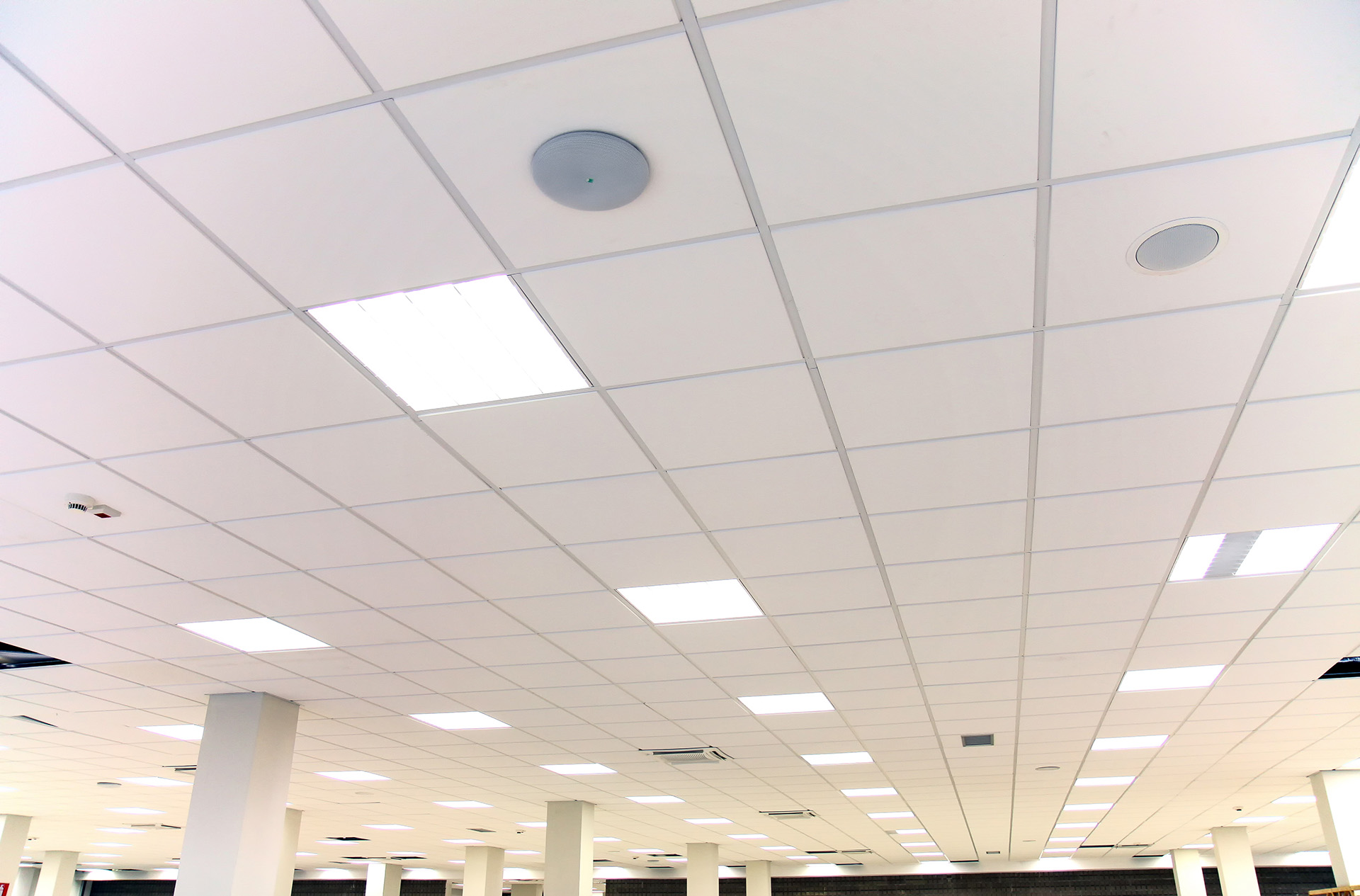 Leveraging Commercial Lighting Rebate Programs for Project Cost Savings
